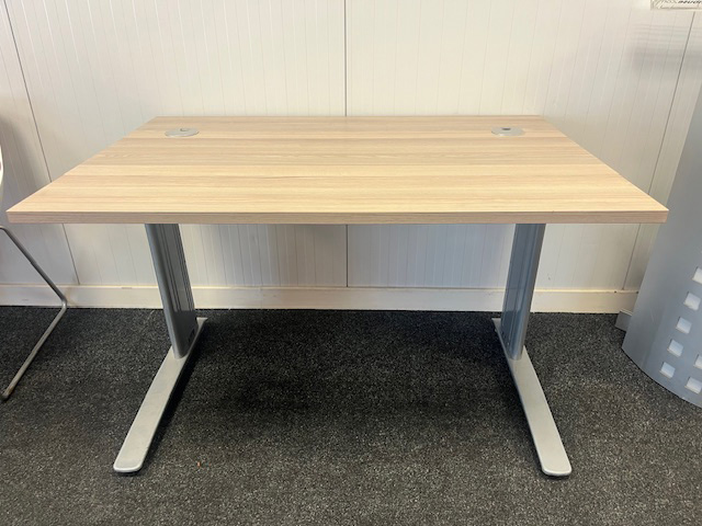 Desk 1200 x 800mm